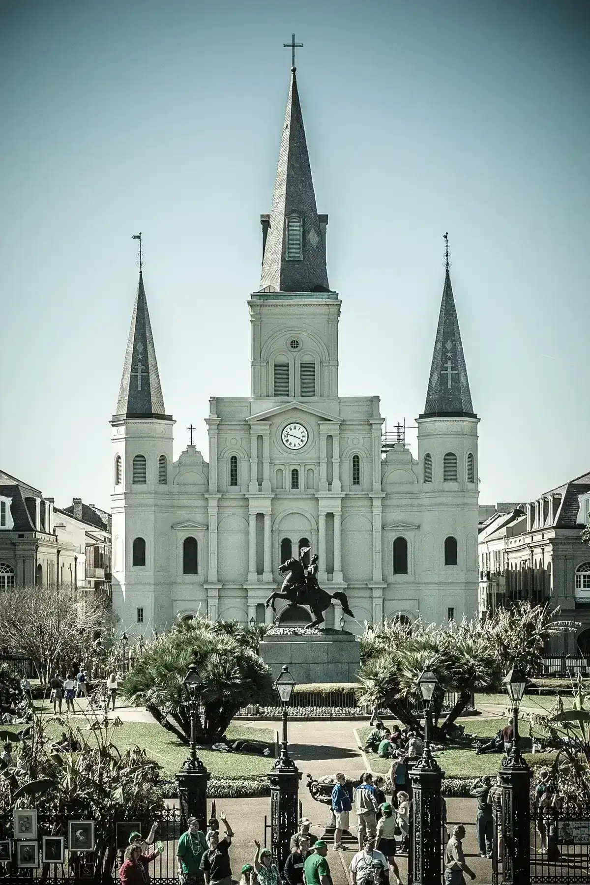 St. Louis Cathedral behind the Jackson statue, where the haunted carriage New Orleans ghost tour starts